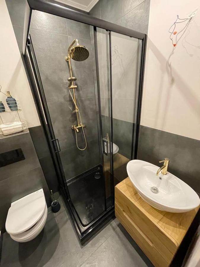 Stylowy Apartament W Centrum Wrocław Kültér fotó