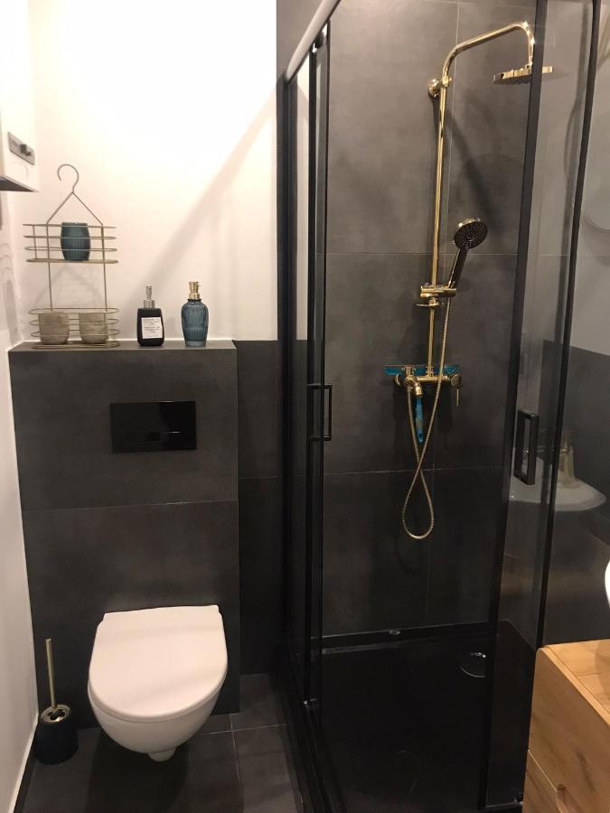 Stylowy Apartament W Centrum Wrocław Kültér fotó