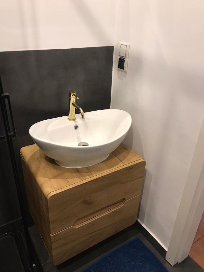 Stylowy Apartament W Centrum Wrocław Kültér fotó