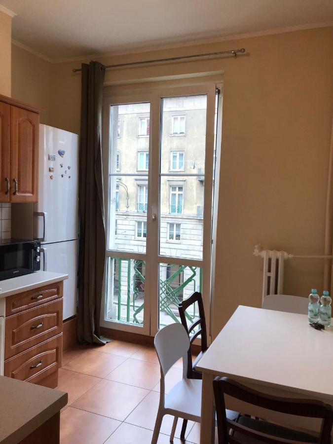 Stylowy Apartament W Centrum Wrocław Kültér fotó