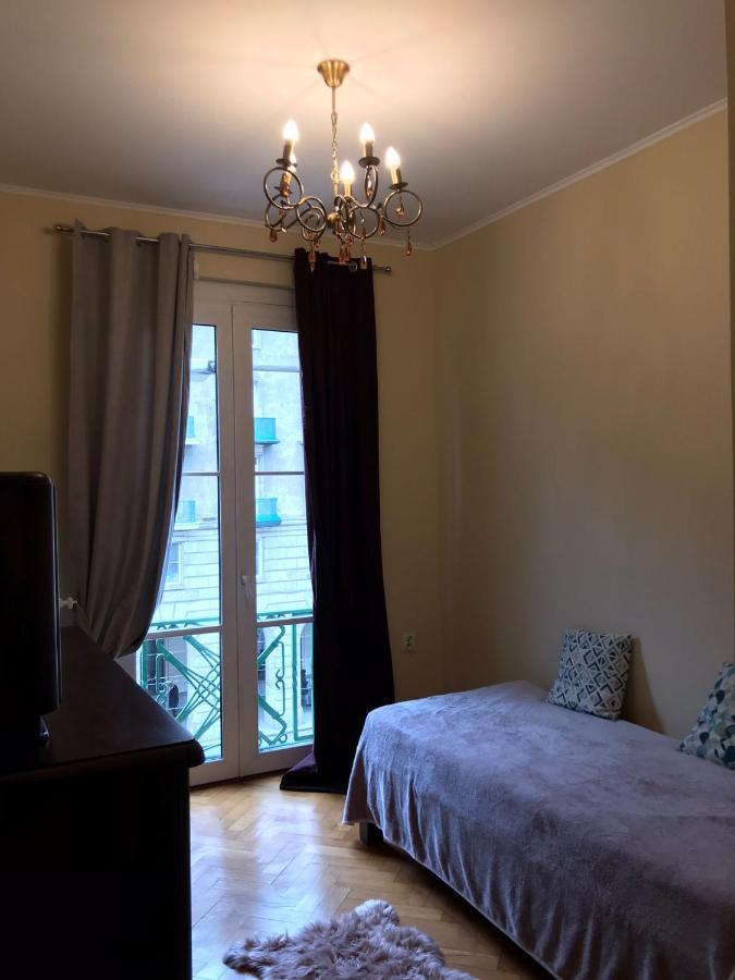 Stylowy Apartament W Centrum Wrocław Kültér fotó