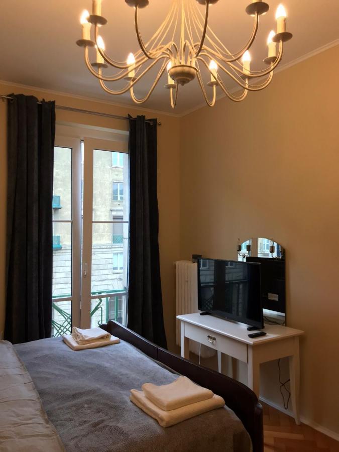 Stylowy Apartament W Centrum Wrocław Kültér fotó